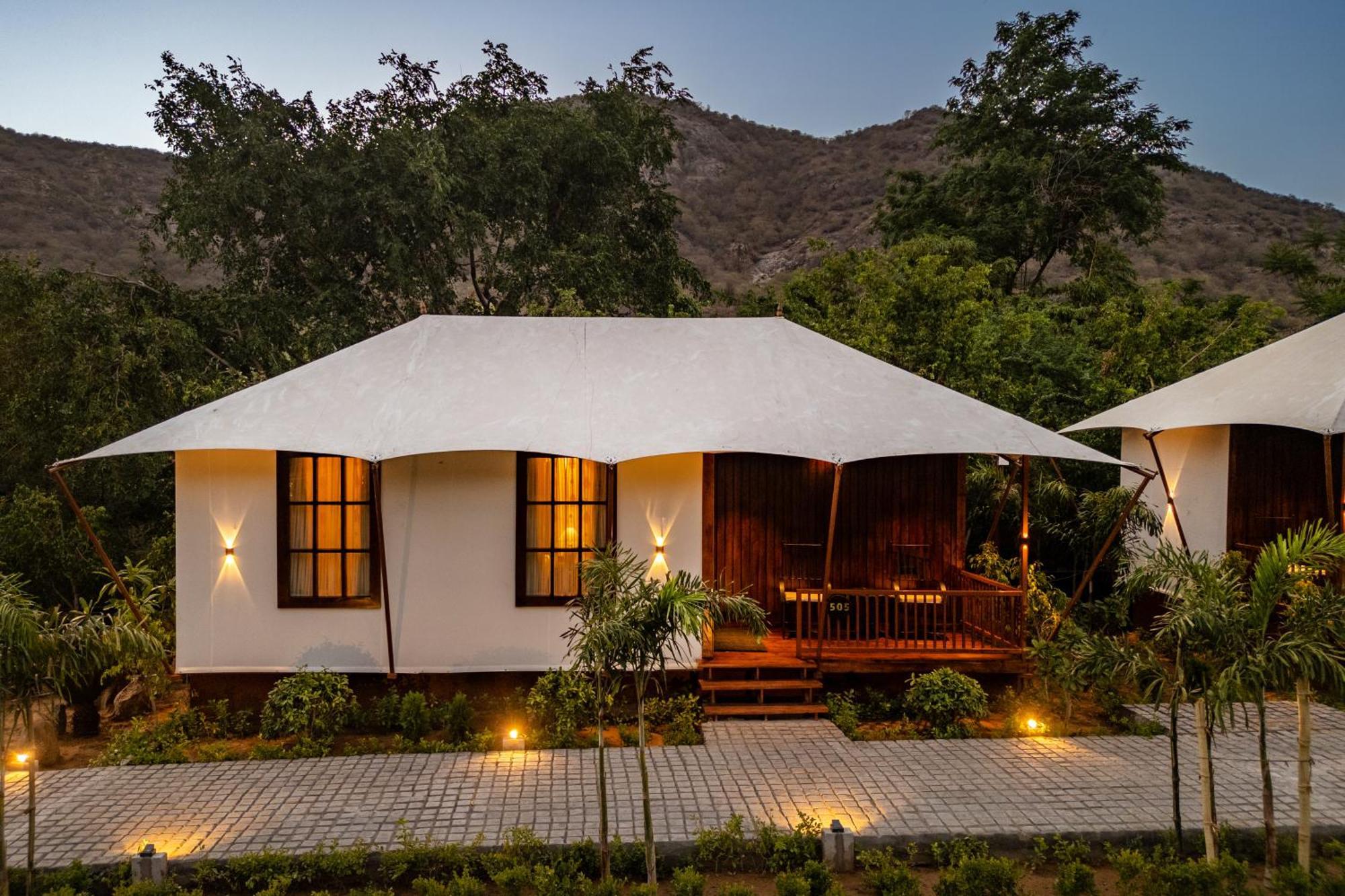 Ananta Spa & Resort, Pushkar Buitenkant foto